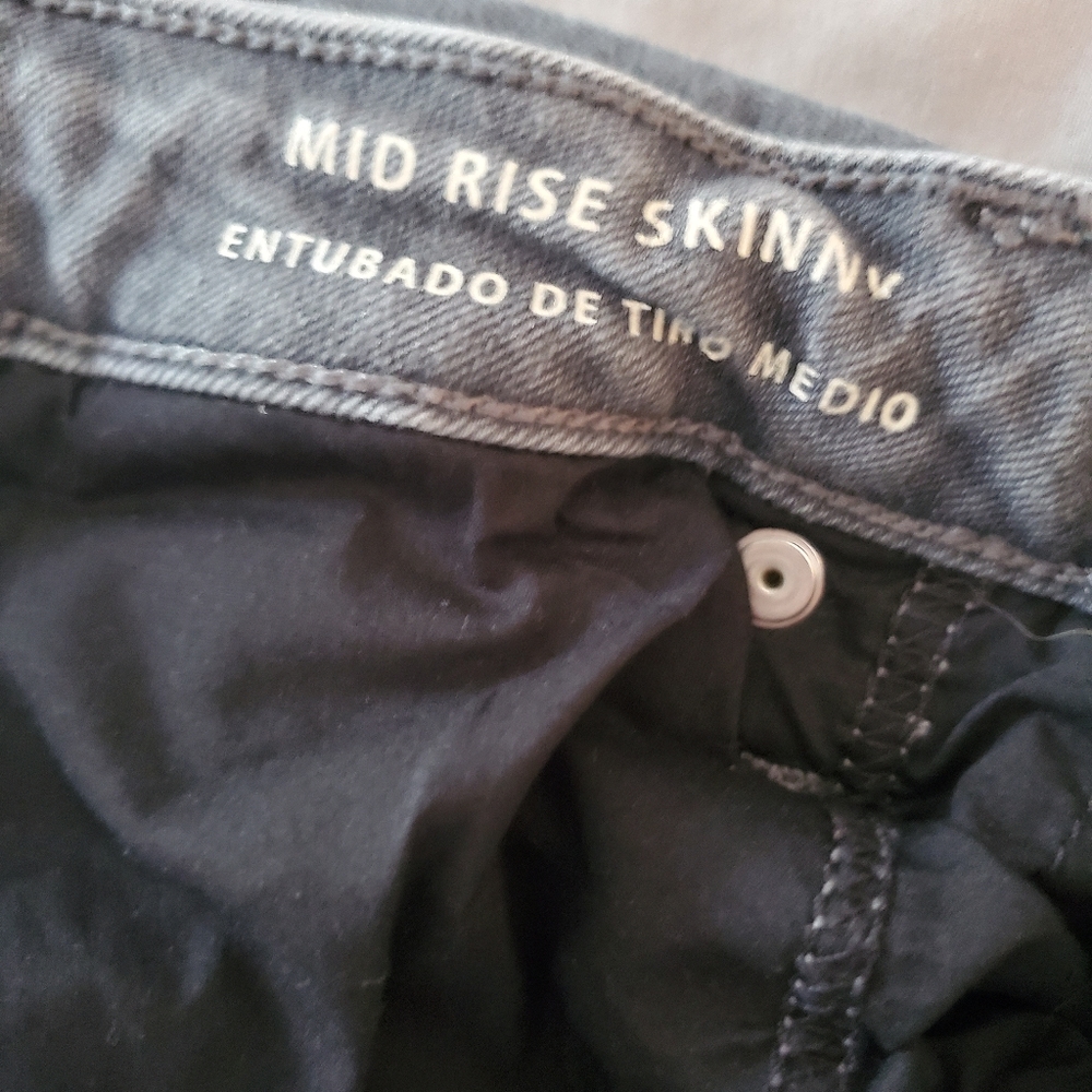 Gray Universal Thread Midrise Skinny Jeans 14/32R - Picture 6 of 7